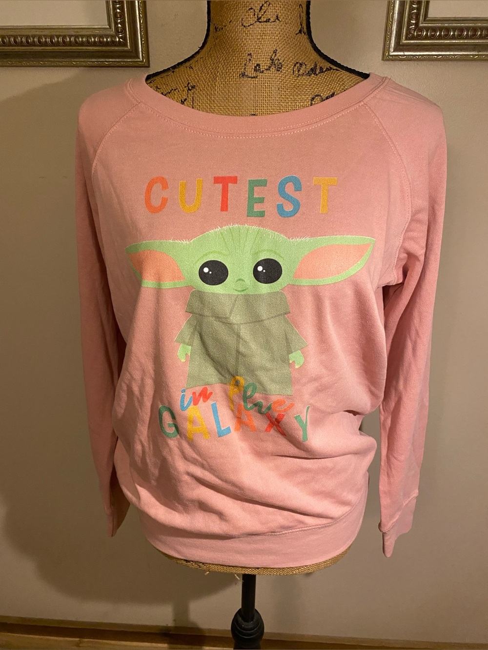 Star Wars Mandalorian Grogu “Cutest in the Galaxy” Sweatshirt Women’s SM Pink